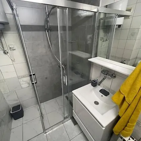 Charming 2 Bedroom Apartment. アパート *